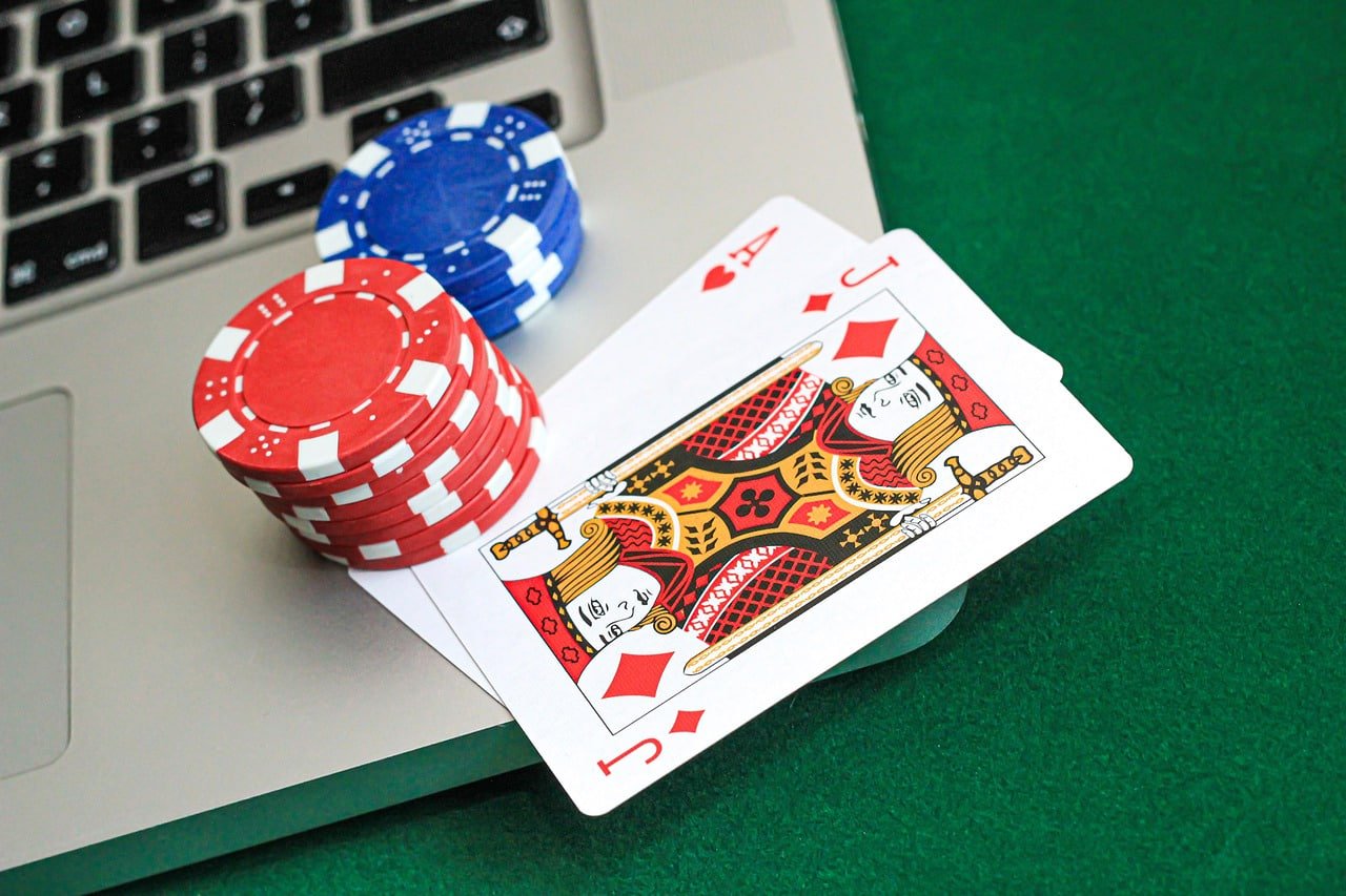 Taruhan olahraga dan permainan kasino online dengan aturan ketat dari platform
